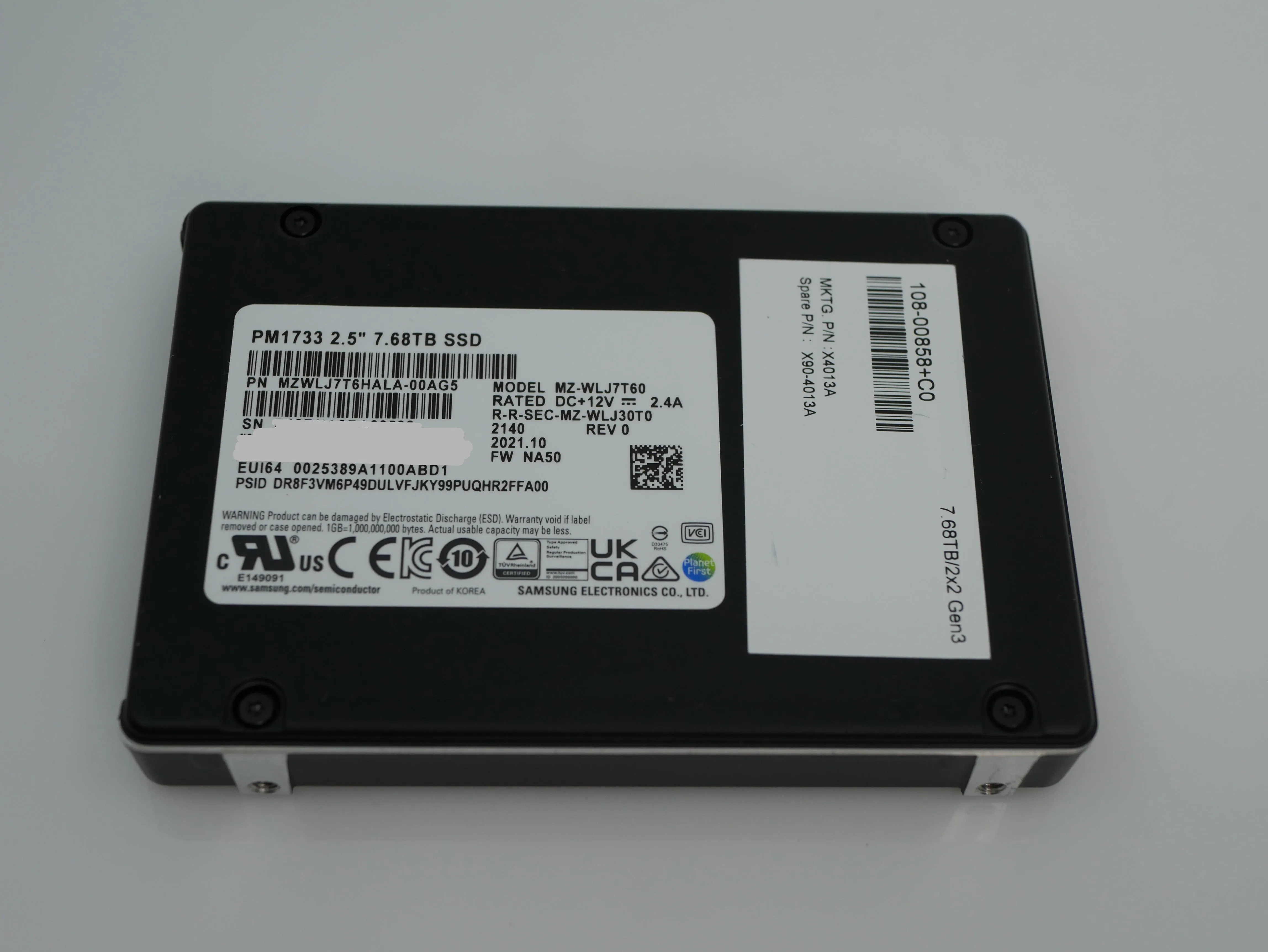 Samsung PM1733 MZWLJ7T6HALA 7.68TB 1 DWPD PCIe Gen 4.0 x4 8GB/s U.2 NVMe 2.5in Solid State Drive